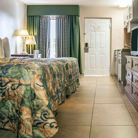 Rodeway Inn Clearwater-Dunedin Kültér fotó
