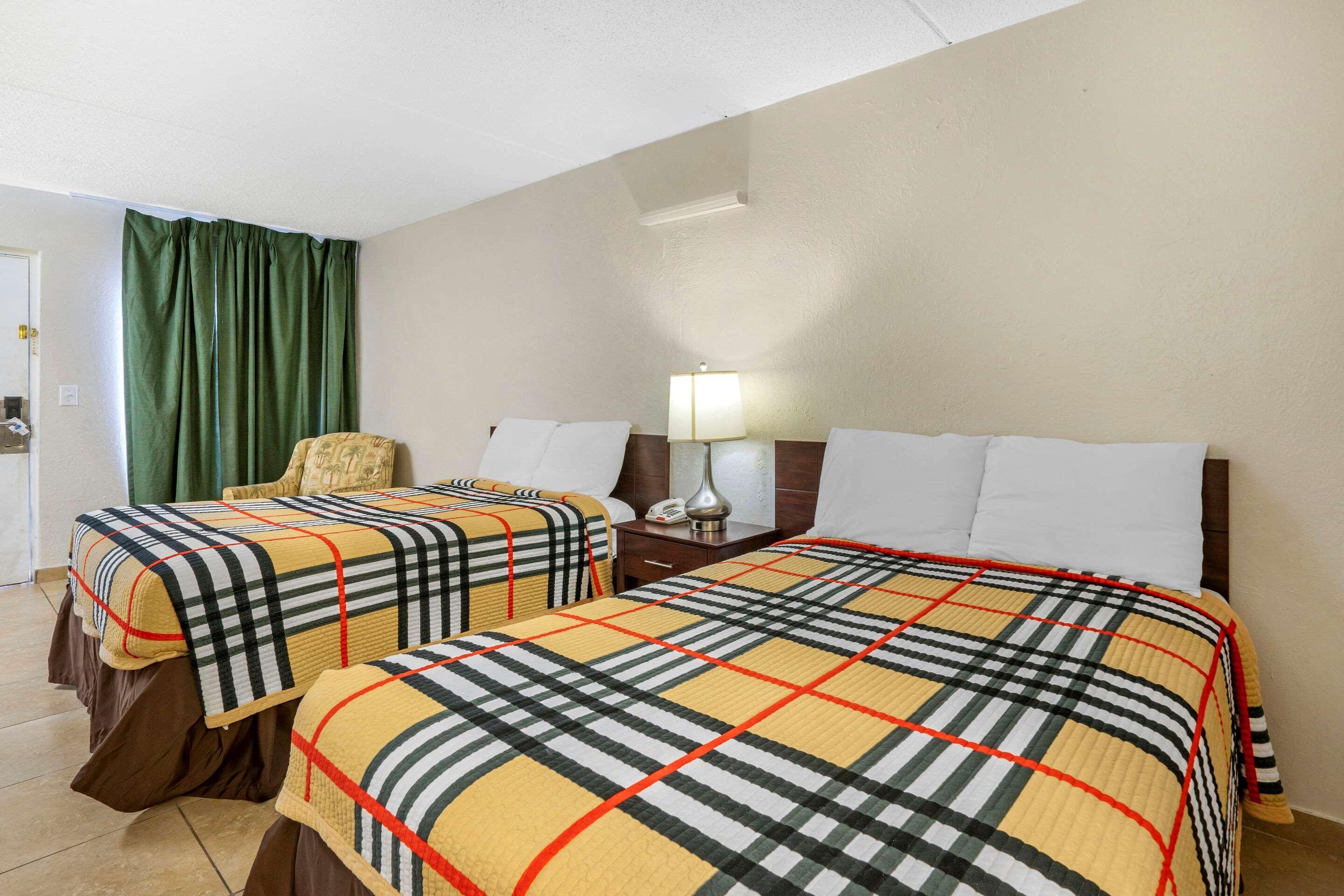 Rodeway Inn Clearwater-Dunedin Kültér fotó