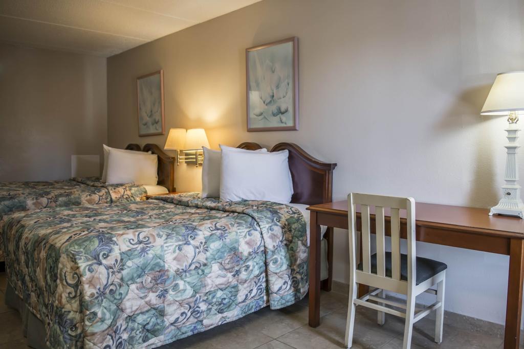 Rodeway Inn Clearwater-Dunedin Kültér fotó